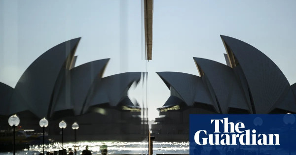 Australia Faces Early Spring Heatwave and Political Challenges Amid Global Events
