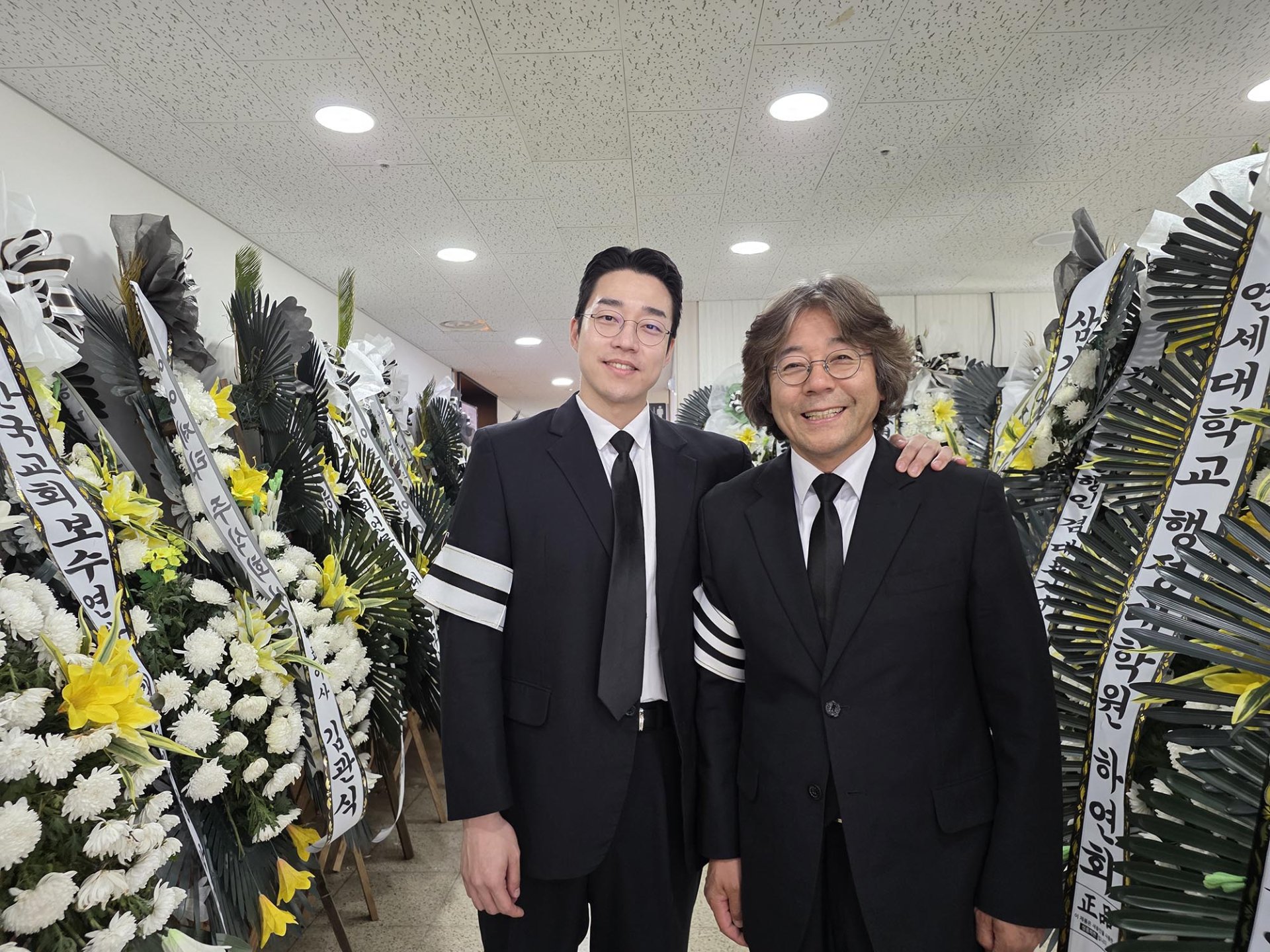 장례를 통해 가족의 사랑과 기억을 나눈 한 아들의 이야기