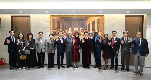 미셸 스틸 대사와 브런슨 사령관, 여의도순복음교회 예배 참석