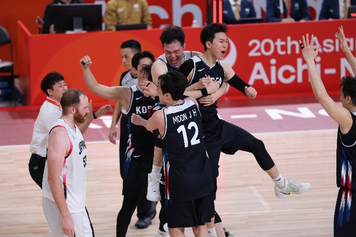 한국 남자 농구, 일본 꺾고 아시안게임 금메달 획득