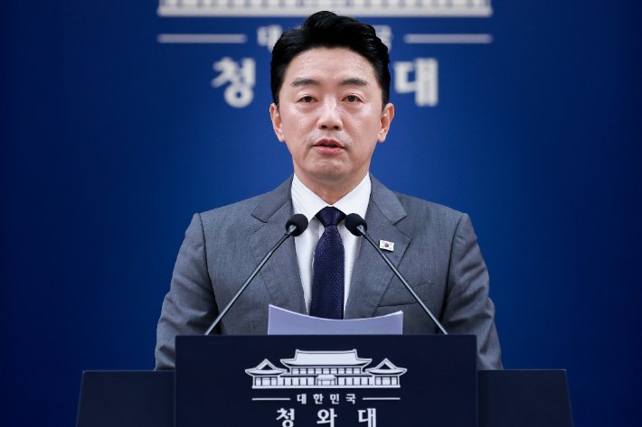 강훈식 비서실장, 이재명 대통령에 사의 표명