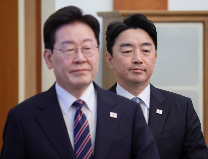 국민의힘, 강훈식 비서실장 사의에 청와대 전면 쇄신 요구