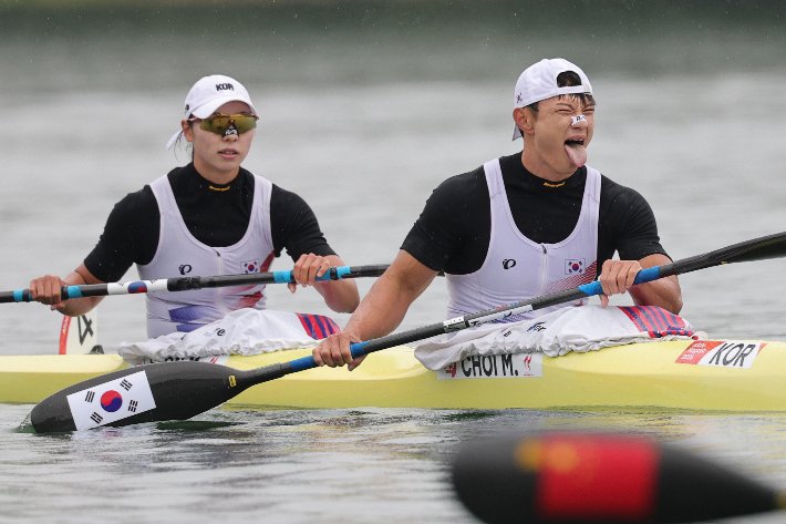한국 카누 대표팀, 아시안게임 스프린트에서 금메달 2개와 은메달 2개 획득