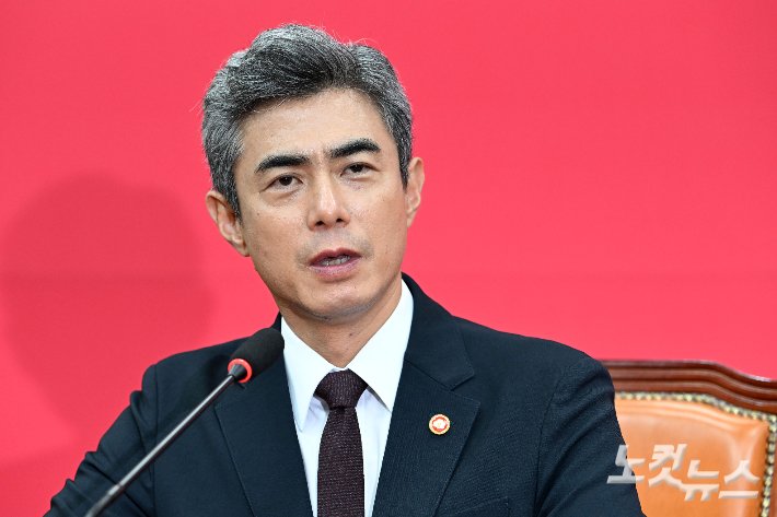 강신철 국방부 장관, 북한 지뢰 확인 시 상응 조치 예고