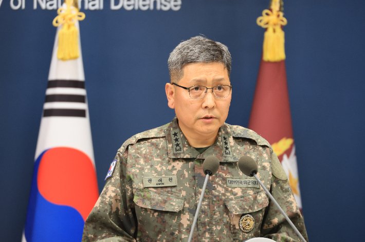 군, DMZ 폭발 사건 북한 지뢰 가능성 높다고 발표