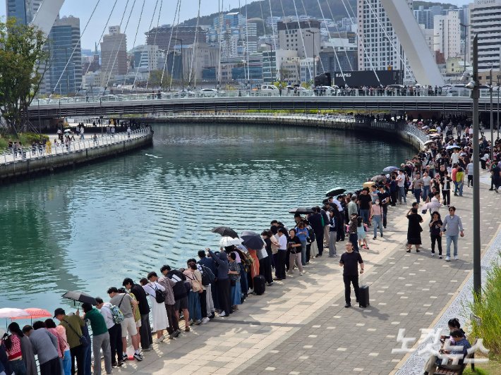 부산 북항 친수공원, 상어 '부캉이' 관람객 57만 명 기록