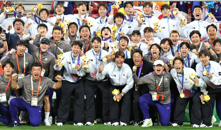 U-23 축구 대표팀, 병역 관련 발언으로 비판 받아
