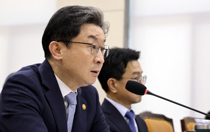 이억원 금융위원장, 레버리지 ETF 도입 관련 사과