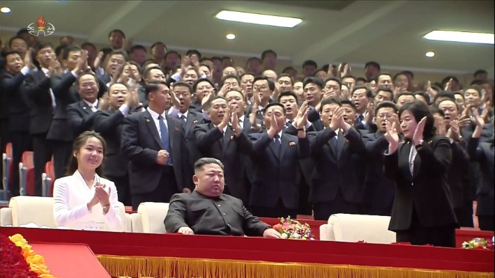 북한, 노동당 창건 81주년 기념 공연 개최