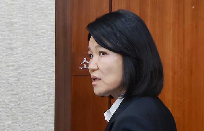 이진숙 의원, 국정감사에서 제척안 상정으로 논란