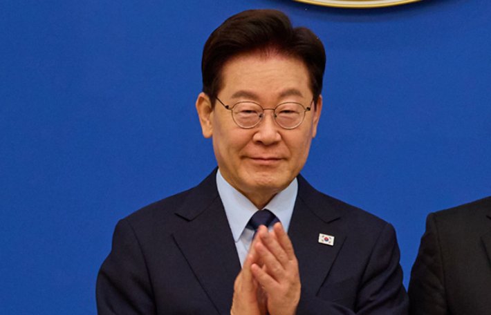이재명 대통령 국정운영 긍정 평가 44%로 증가