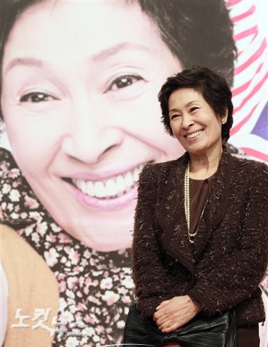 김혜자 주연 영화 '여전히 찬란하게' 무대인사 당일 취소