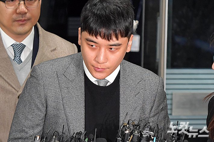 승리, 특수폭행 혐의 부인하며 법률대리인 통해 입장 발표