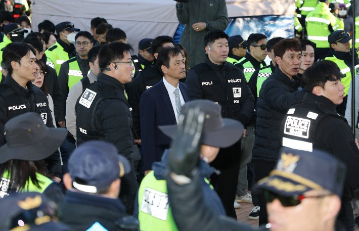 선관위 특검, 서울 올림픽공원에서 지방선거 투표지 검증 시작