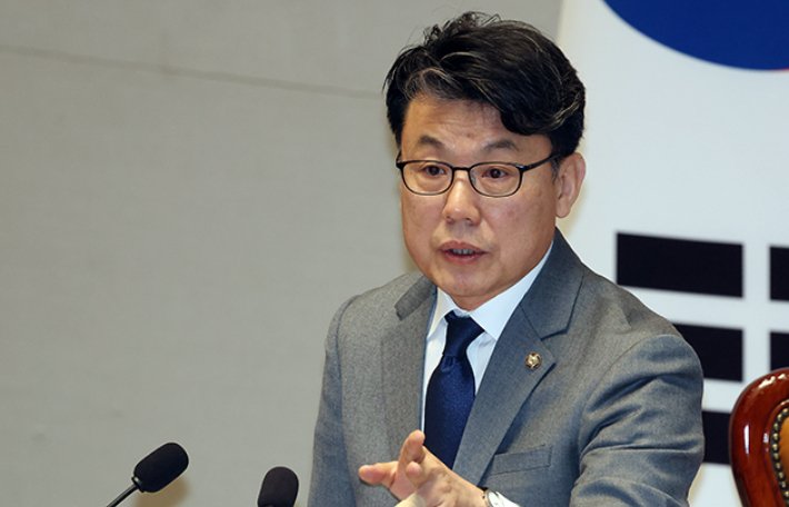 진성준 국방위원장, 미국 비자 거부에 유감 표명