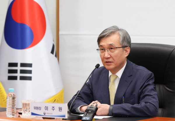 중대범죄수사청장 후보 추천, 용혜인 비례대표 장관 겸직 금지 법안 발의, 서울세계불꽃축제 자리 판매 논란