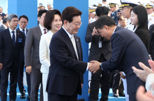 이재명 대통령, 정조대왕급 이지스 구축함 