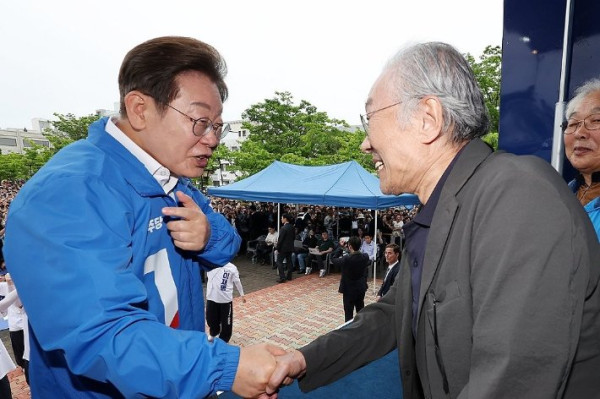 황석영 작가, 이재명 대통령과 김어준 비판