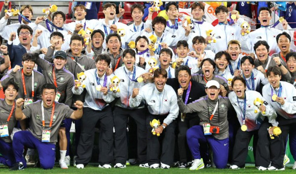 U-23 축구 대표팀, 병역 관련 발언으로 비판 받아
