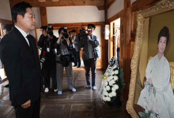 장동혁, 육영수 여사 생가 방문 후 영화 