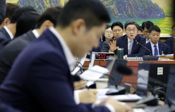 여야, 단일종목 레버리지 ETF 도입 책임 놓고 공방