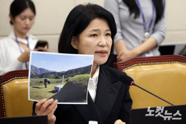 이정헌 의원, 이진숙 의원의 묘소 방문 발언에 대해 강력 비판