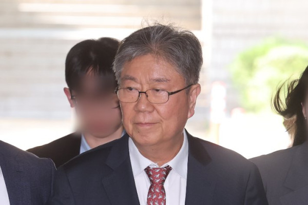김대기 전 비서실장, 관저 이전 특혜 혐의로 징역 4년 구형