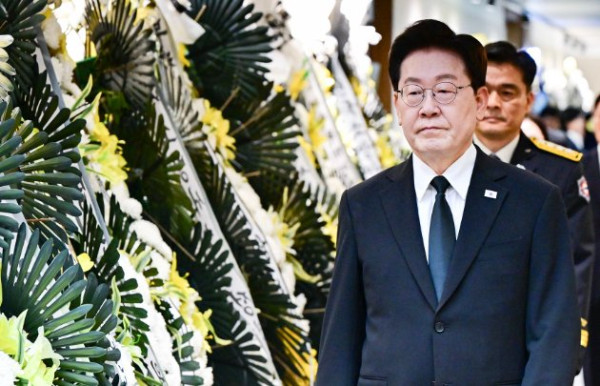 이재명 대통령, 부천 화재 순직 소방관 빈소 조문
