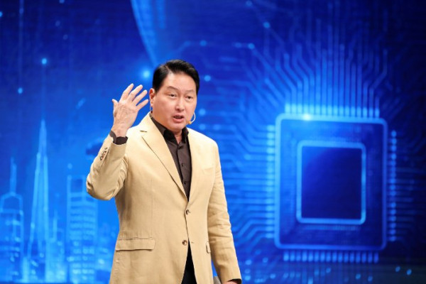 최태원 SK그룹 회장, AI 시대의 문제 해결 능력 강조