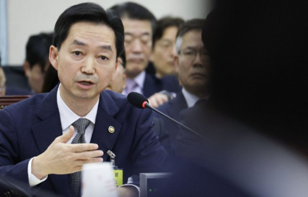 김지용 중대범죄수사청장, 국무회의 참석에 대한 우려 인식