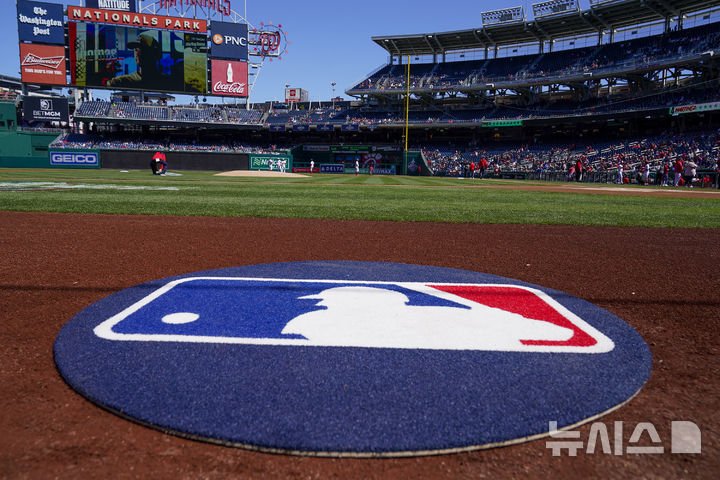 [오늘의 뉴스종합] MLB 신분 사기 사건, 김하성 경기 성적, 지소연 심판 논란, 장애인체육 협약, PGA…