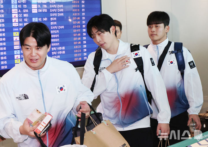 한국 야구 대표팀, 단복 태극기 인쇄 오류 발생