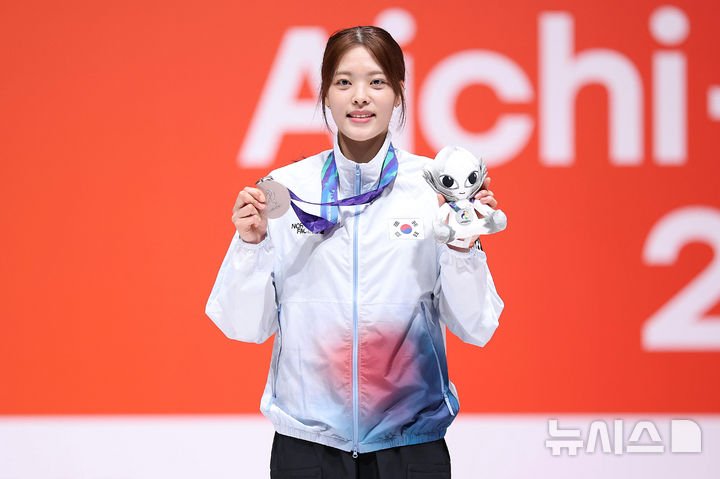 박지희, 아시안게임 여자 플뢰레 개인전에서 은메달 획득