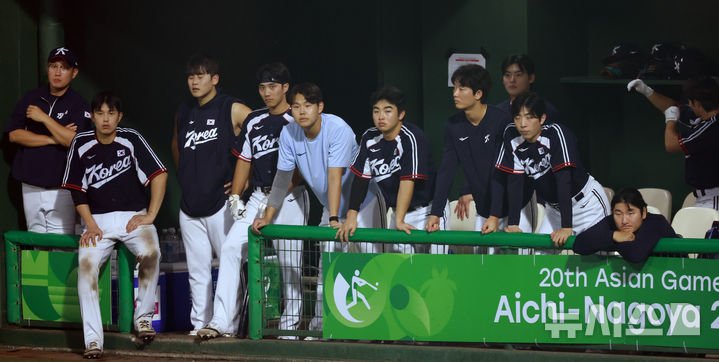 한국 야구대표팀, 일본에 0-5로 패배하며 아시안게임 슈퍼라운드 첫 경기에서 무기력한 모습