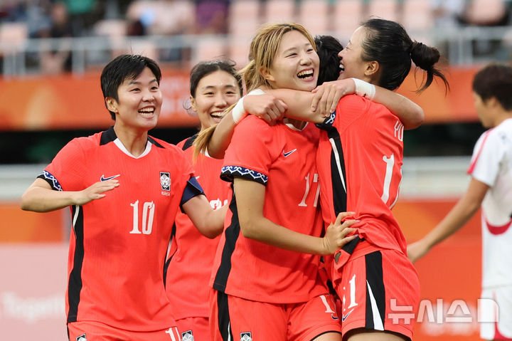 한국 여자 축구, 우즈베크 제압하고 준결승 진출