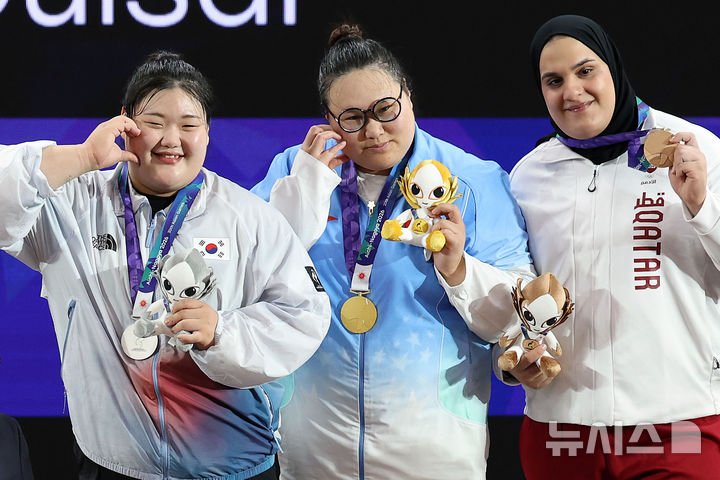 리원원, 아시안게임 역도 금메달 획득 후 박혜정과의 우정 강조
