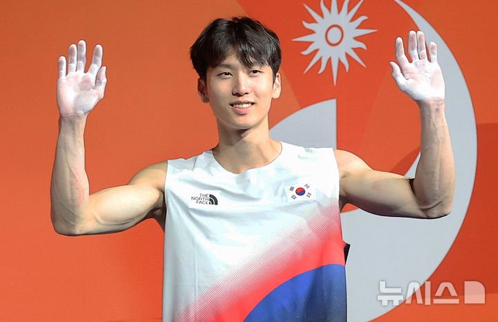 이도현, 아시안게임 스포츠클라이밍 볼더링 결승에서 은메달 획득