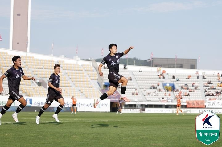 수원FC, 화성FC에 1-0 승리로 K리그2 선두 추격