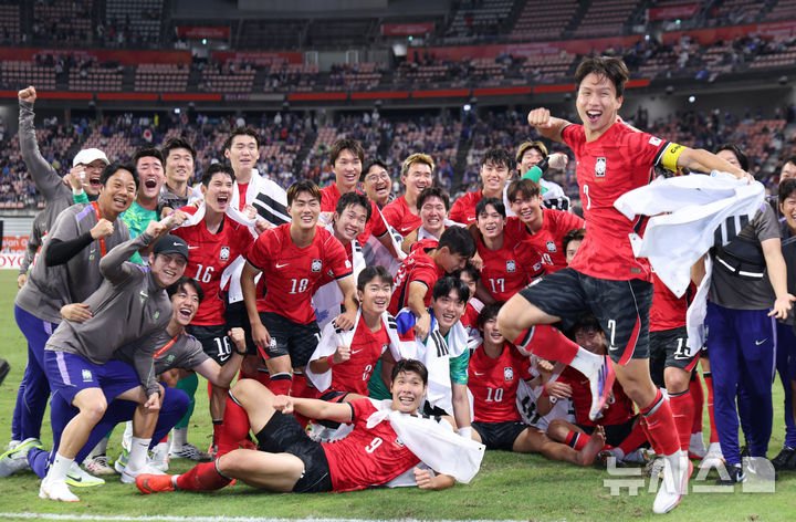 영국 축구 경기 중 인종차별 행위로 50대 남성 체포