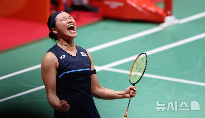 안세영, 프랑스오픈 3연패 달성…시즌 10승 기록