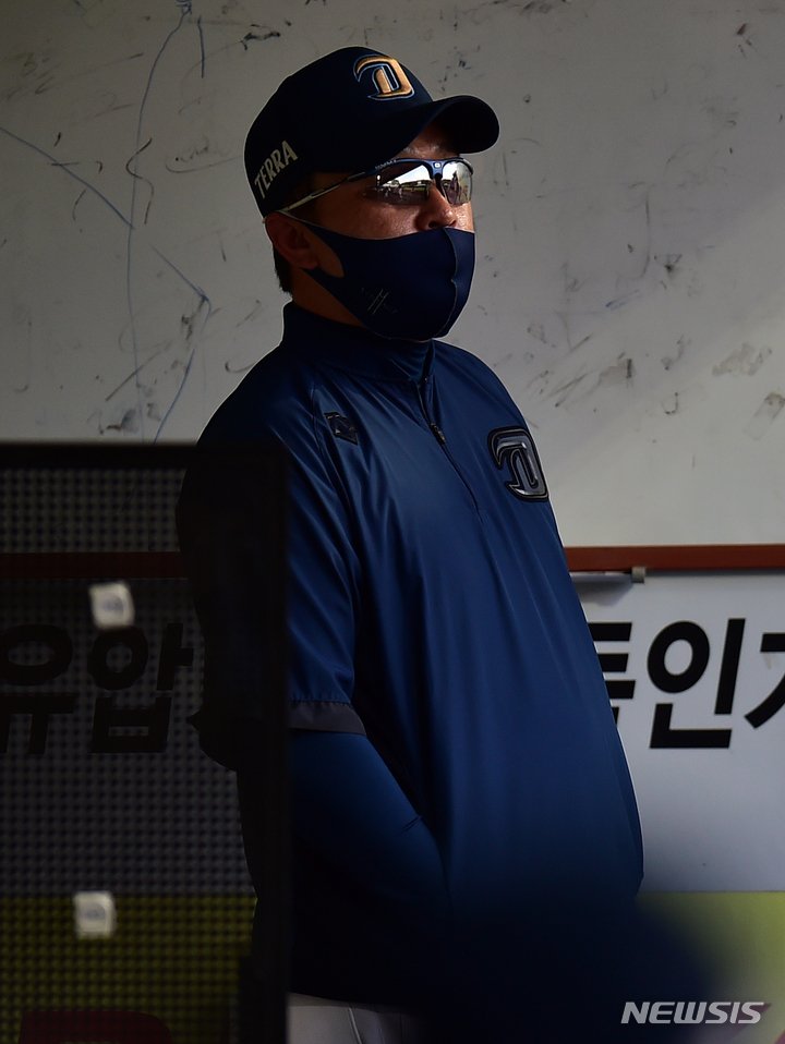 롯데 자이언츠, 이동욱 전 NC 감독 후보군에 포함