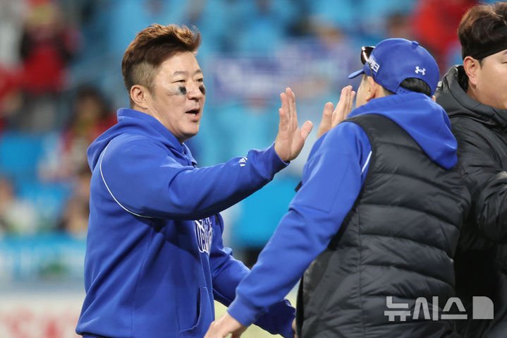 최형우, KIA와의 PO 2차전에서 호수비와 홈런으로 팀 승리 기여