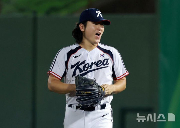 곽빈, 대만전에서 완벽투로 한국 야구의 첫 승 이끌어
