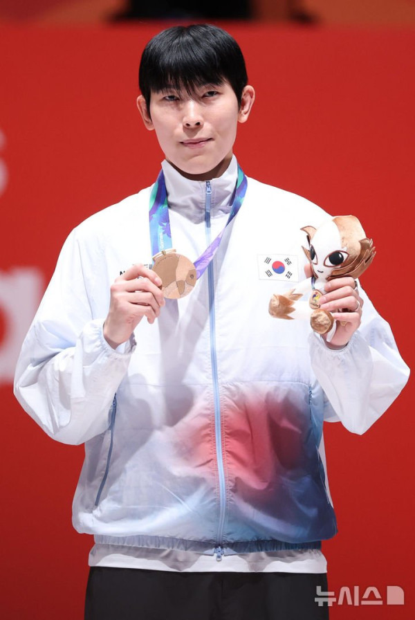 윤정현, 아시안게임 남자 펜싱 플뢰레에서 동메달 획득