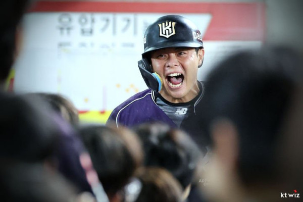 KT 위즈, 권동진 결승 홈런으로 KIA 타이거즈에 역전승