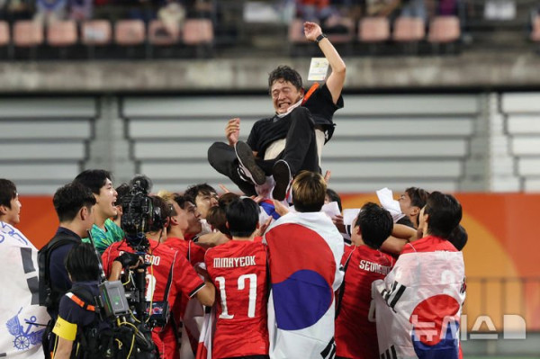 한국 남자축구, 아시안게임 4연속 금메달 획득