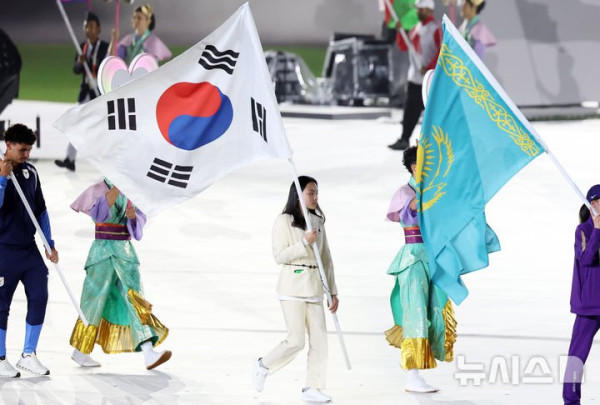 이재명 대통령, 아시안게임 선수단 격려 및 패럴림픽 응원