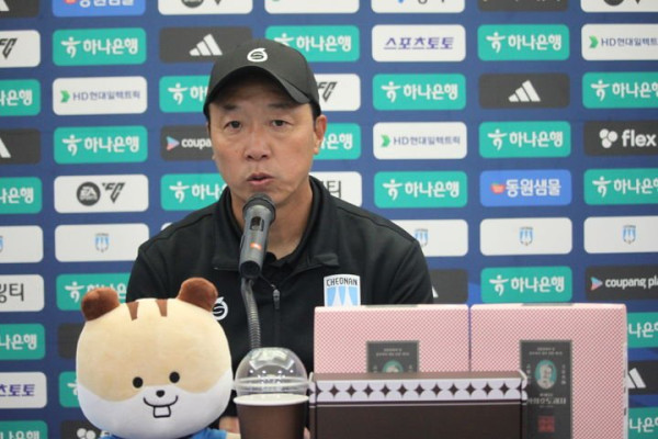 천안시티FC, 14경기 만에 승리…박진섭 감독 팬들에게 감사 인사