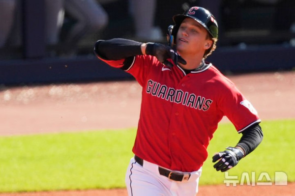 클리블랜드, 탬파베이에 3-2 역전승으로 ALCS 2승 1패 기록