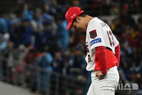 KIA 시라카와, 삼성에 2홈런 허용하며 패전 위기